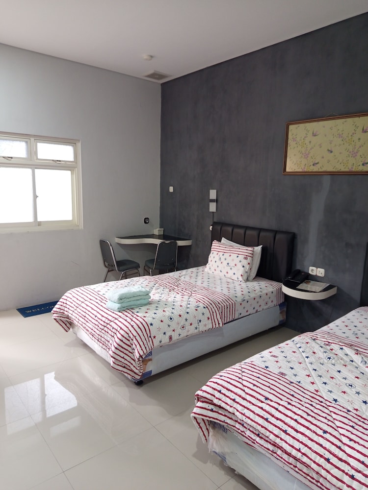 Tulip Guest House & Cafe