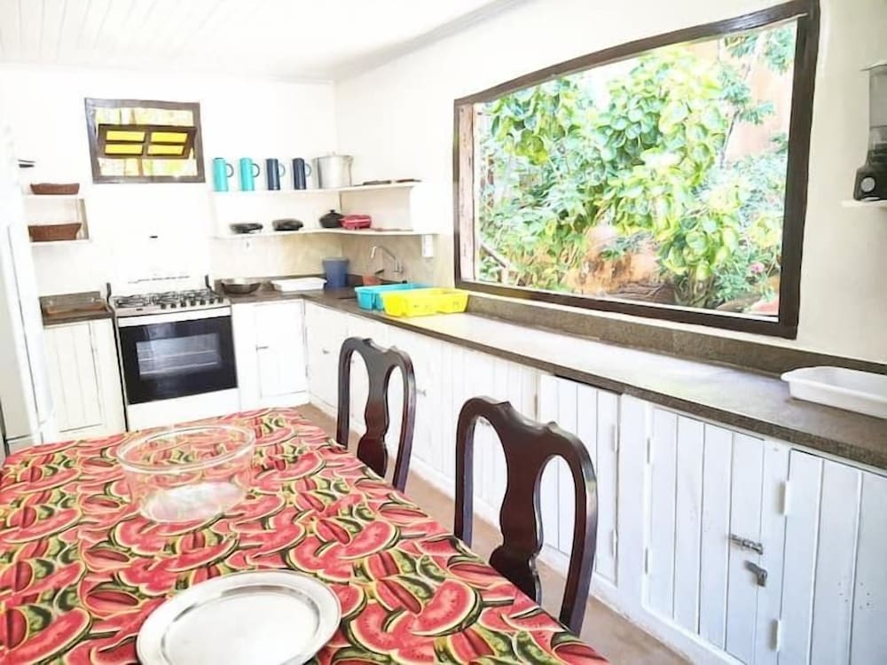 Casa de Temporada Felicidade, 38 Hóspedes, 2 Piscinas, 9 Suítes e 2 Churrasqueiras em Itacaré Bahia