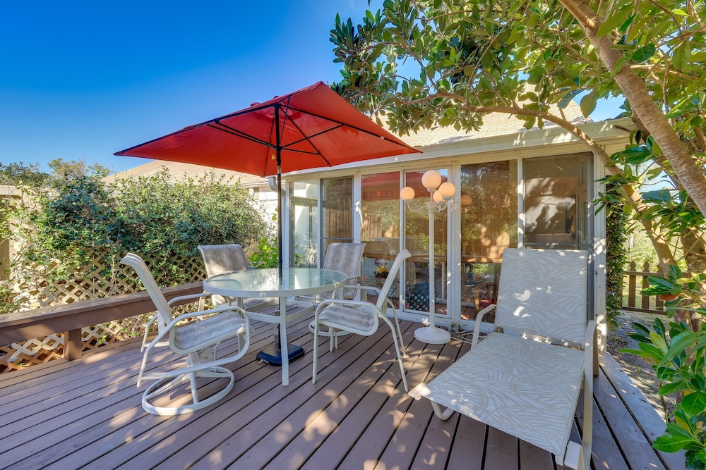 Serene St Augustine Townhome: Walk to Beach!