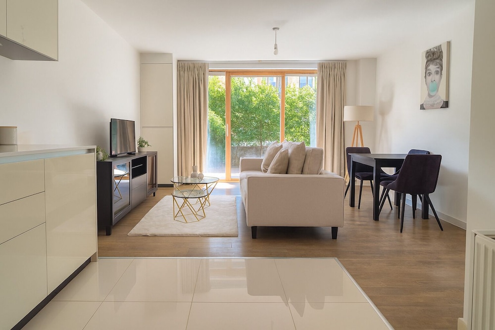 Modern 2-Bed flat in Mill hill Park