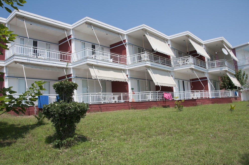 Apartments Hotel Alexandros view 3