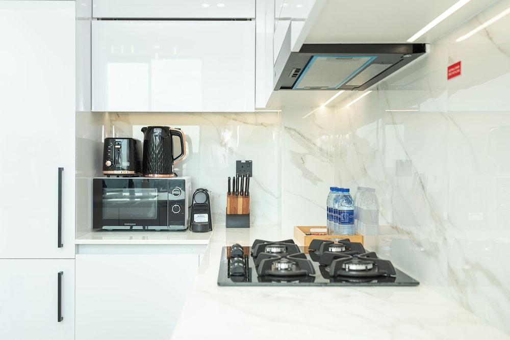 PVH - Serene 1BR - Binghatti House