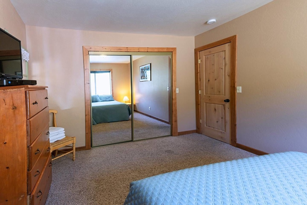 Ashland Vacations - Sunset Chalet - 2600 Sq.ft. Multi-seasonal Retreat - Property Image 21
