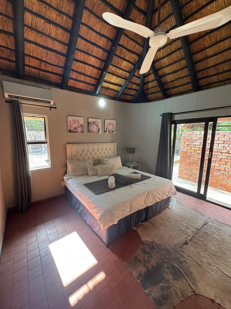 Singwe Private Safari lodge