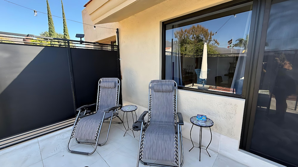 Stunning Ajijic Lake Chapala 2 Bdrm Retreat -bikes - Gym - Pickleball Court