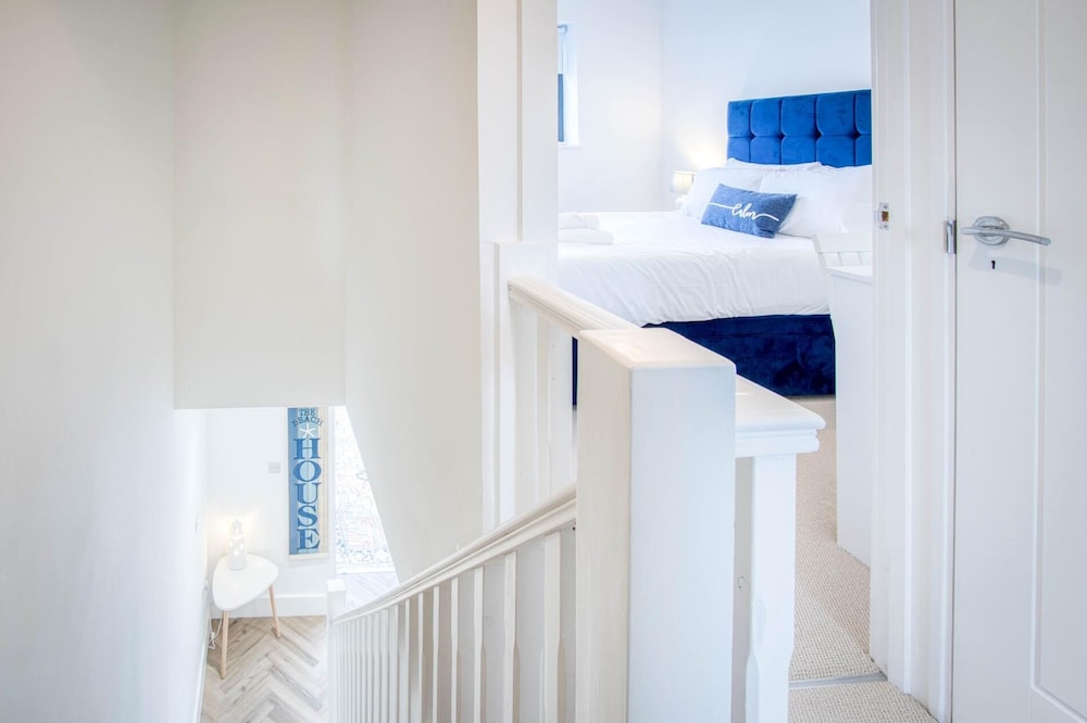 Hatherleigh Drive - 2 Bedroom House - Mumbles