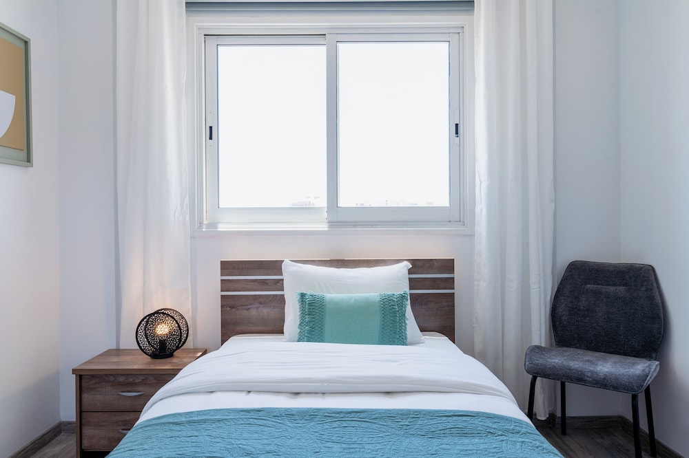 Olympus Stylish 2-BR Apt in Larnaca