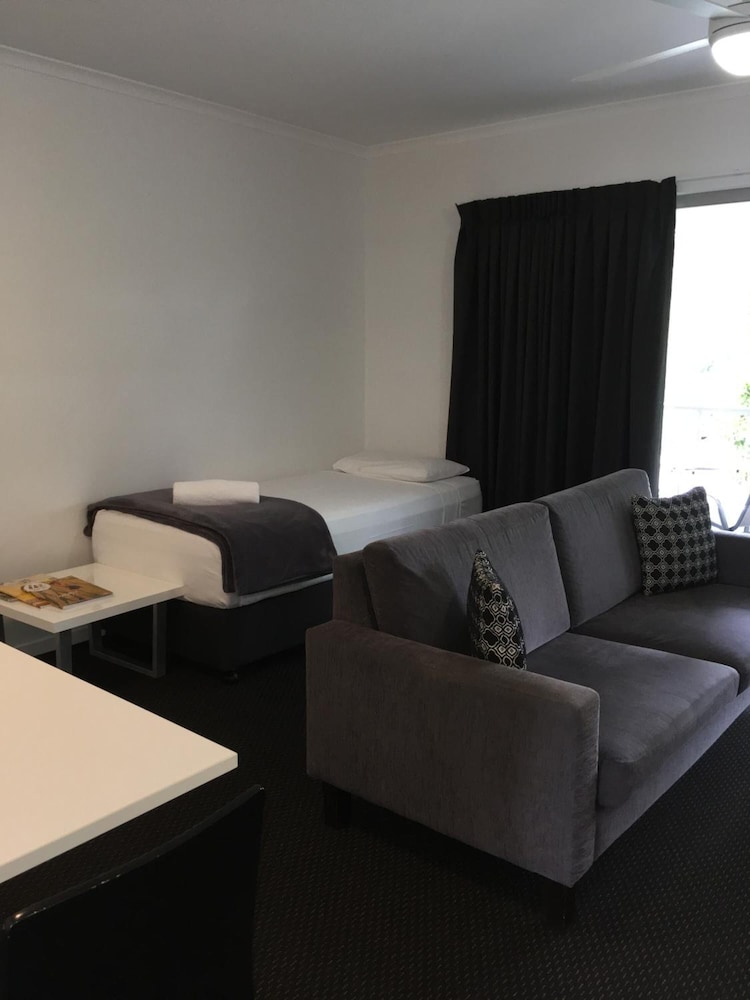 Cooroy Luxury Motel Apartments Noosa