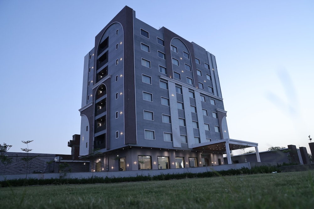 Pallacia A Luxury Hotel