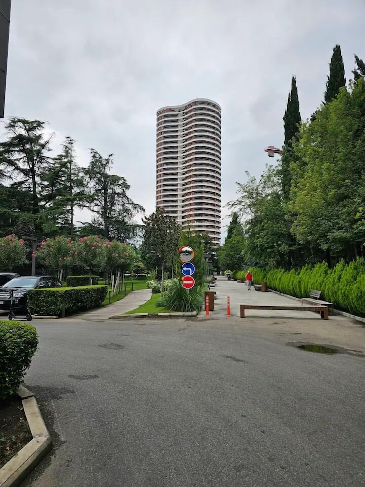 Tbilisi Gardens One Bedroom With Pool