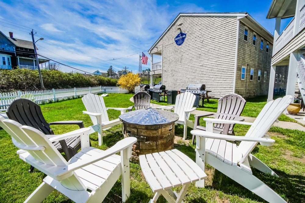 Island Manor Resort by VRHost view 2