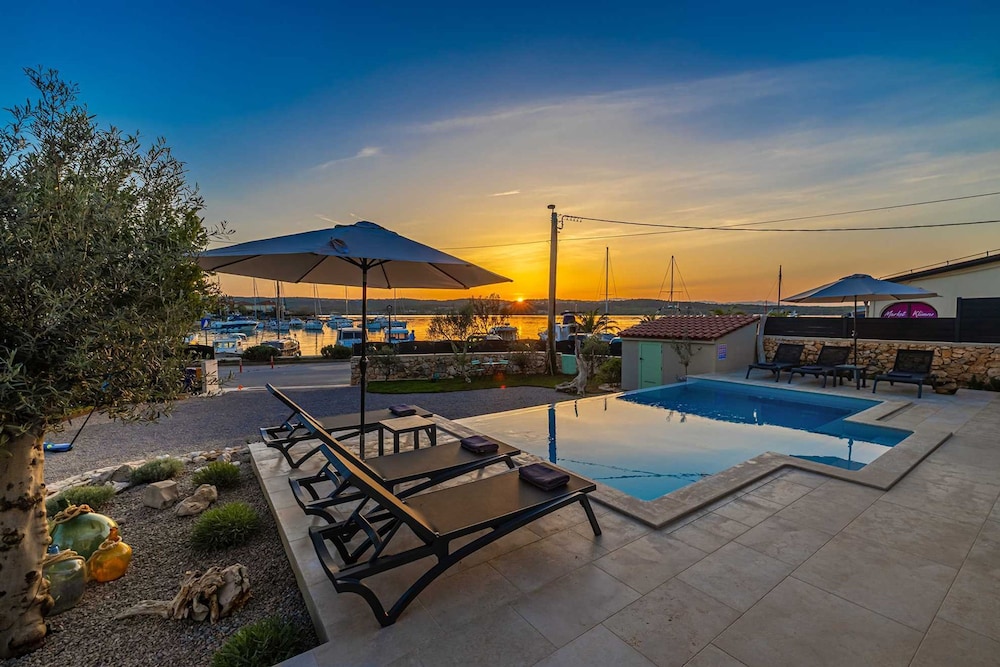 Villa Beachfront With 4 Bedrooms and 3 5 Bathrooms