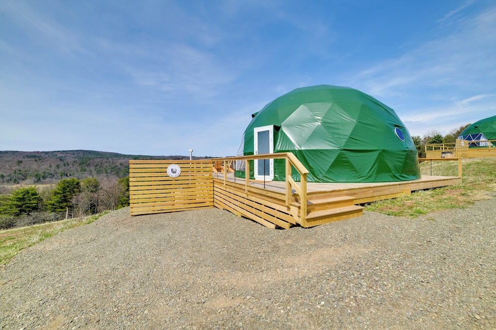 Glamping Getaway at The Coyote Dome in Franklin