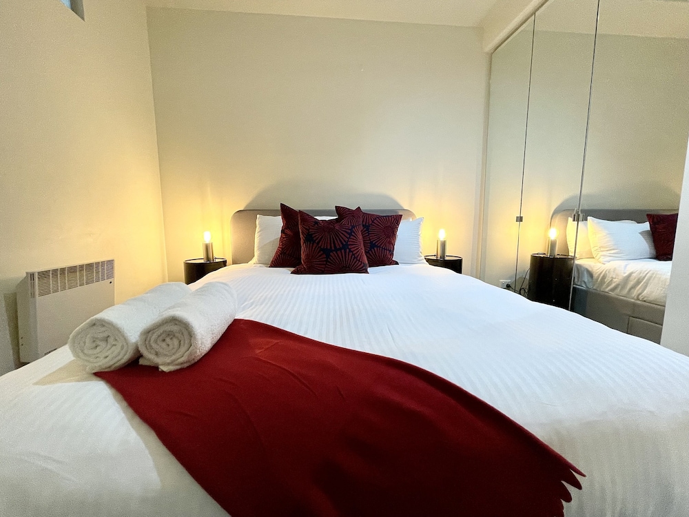 Readyset Apartments at Kett view 3
