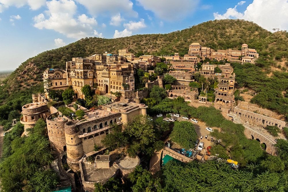 Neemrana Fort-Palace