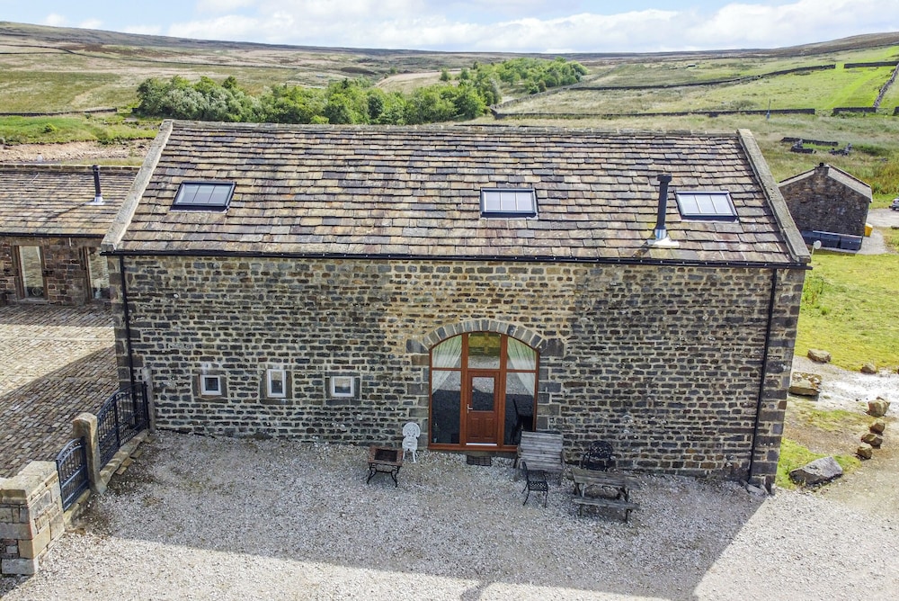 Snave Barn