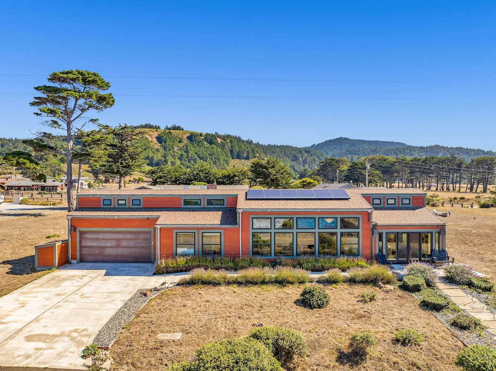 'dream Weaver' House w/ Hot Tub & Ocean View! view 3