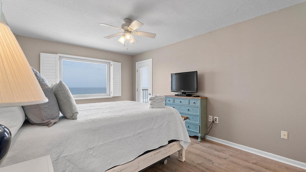 Driftwood Towers #4E by Southern Vacation Rentals