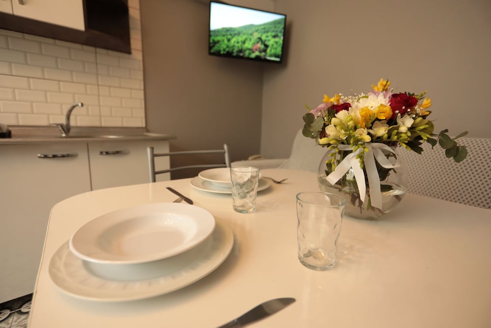 White Pearl Apart - Image 37