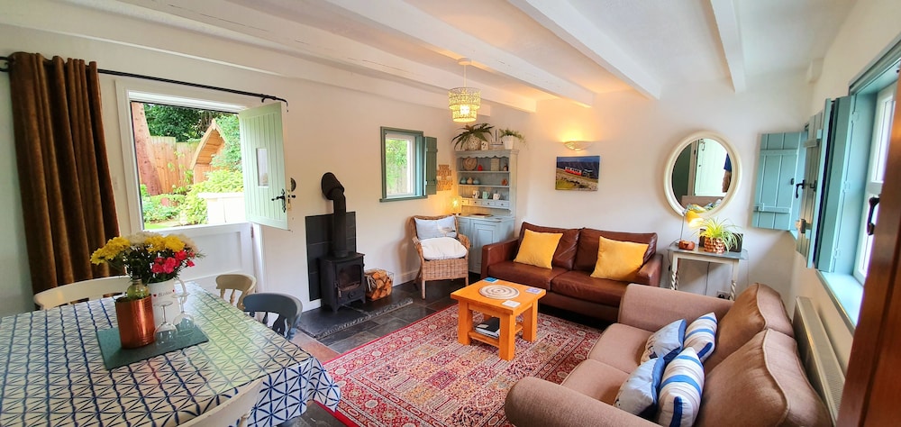 Vale View Cottages - The Coach House view 3