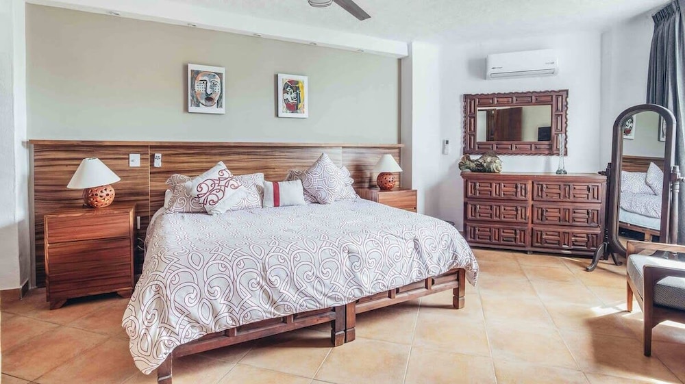Ocean View 2Br Condo-balcony-beach-pool - 214