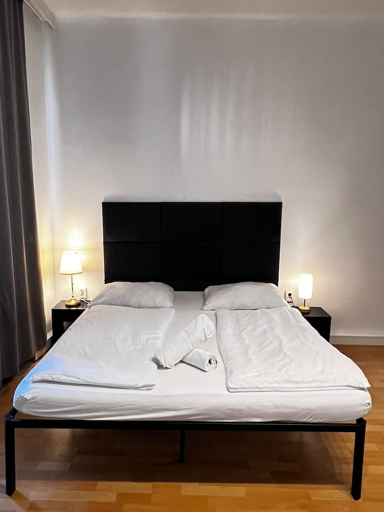 Cozy 2BR Apartment Near Schöpfwerk