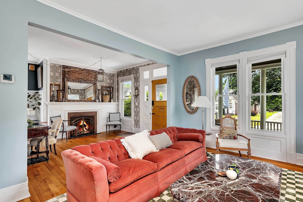 Spacious Home w/ Yard & Patio, 2 Mi to Dtwn Troy