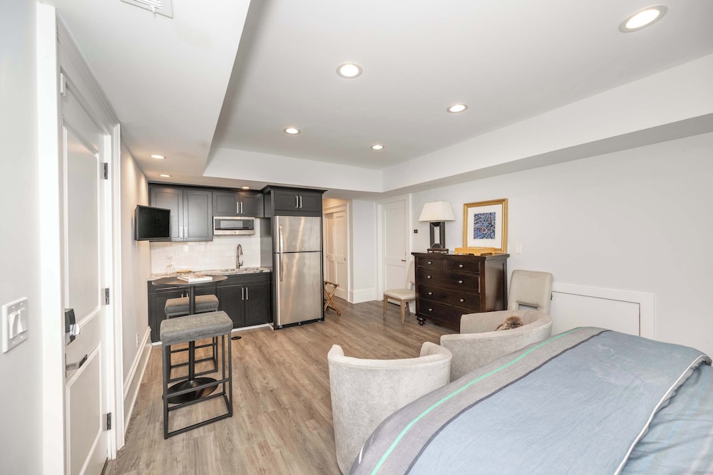 Mt. Adams Nest Studio for 2