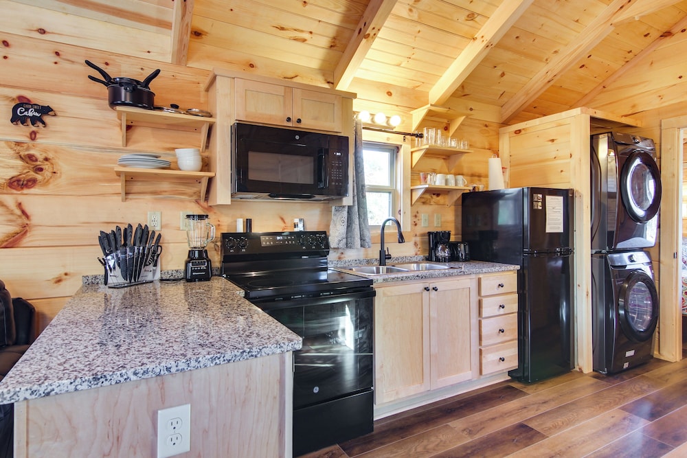 'feelin Feisty:' Blue Ridge Mtns Couple's Cabin