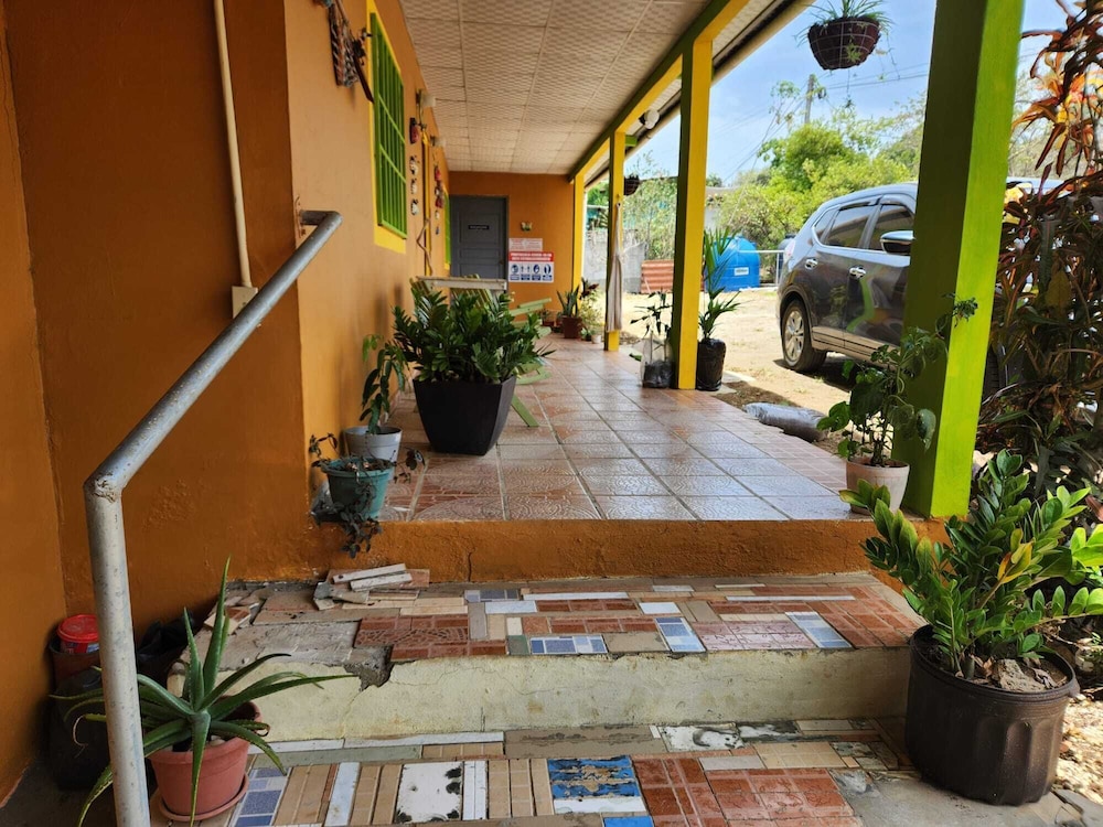 Hostel Villas De Zianit