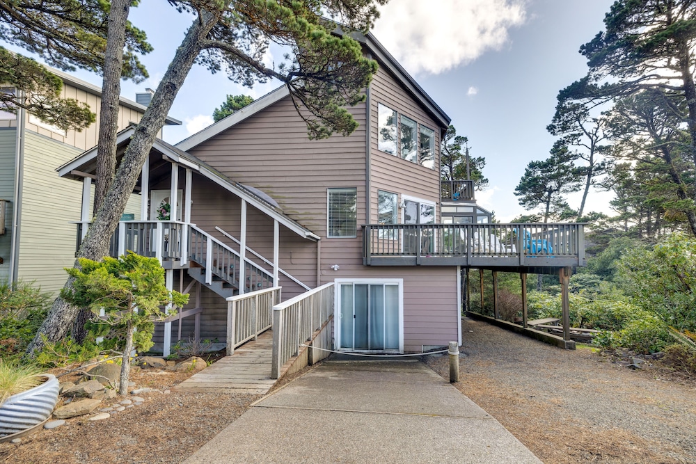 Coastal Tillamook Vacation Rental: Ocean Views! view 5