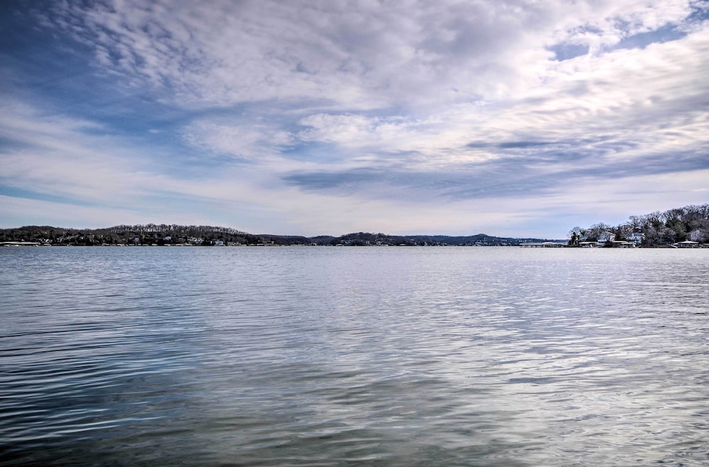 Lake of the Ozarks Vacation Rental: Boat Dock/slip