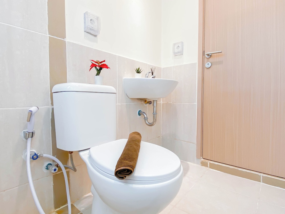 Calm Comfortable 2Br At Meikarta Apartment