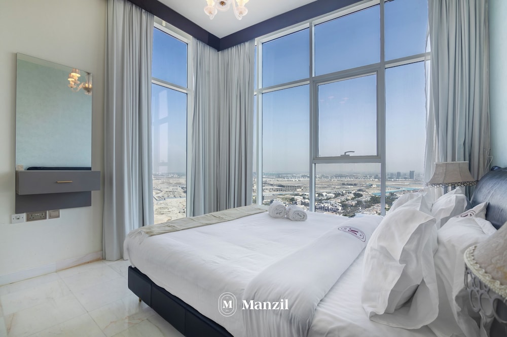 Manzil - Luxury 2BR w Pool and Burj View