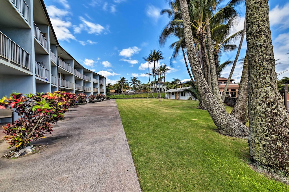 Condo w/ Lanai at Beginning of Road to Hana!