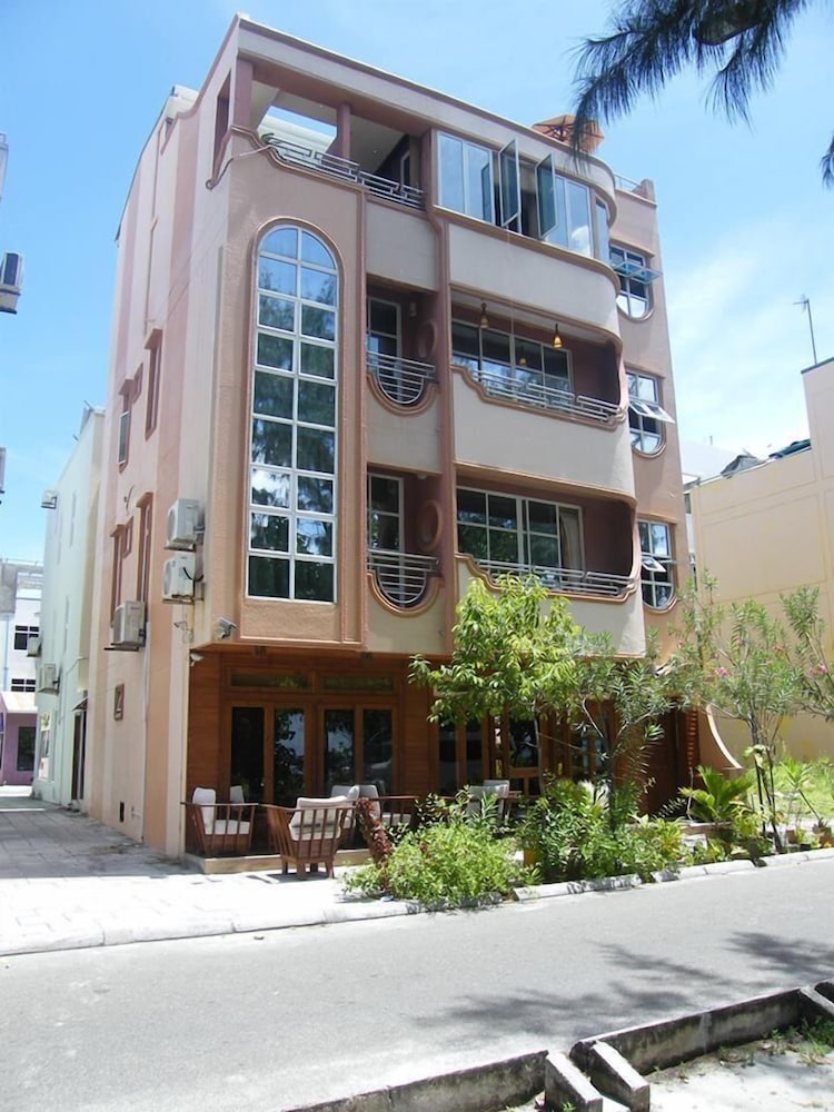 Eureka Serenity Athiri Inn