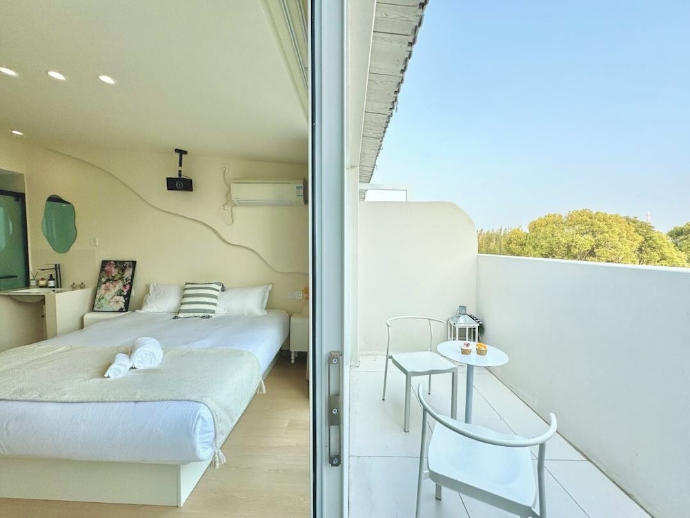 QIMeow Garden Hotel