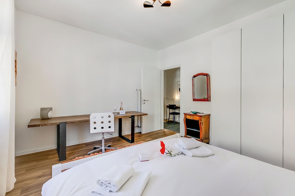 Elegant Apartment