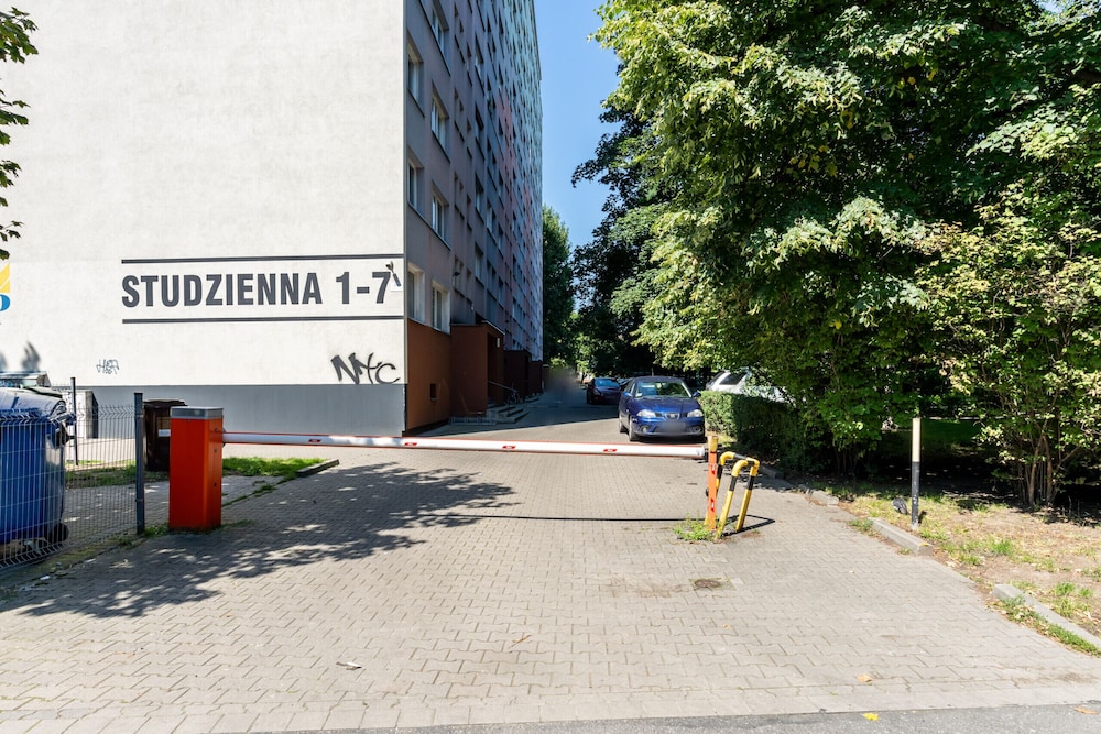 Apartment Studzienna 3 by Renters view 2