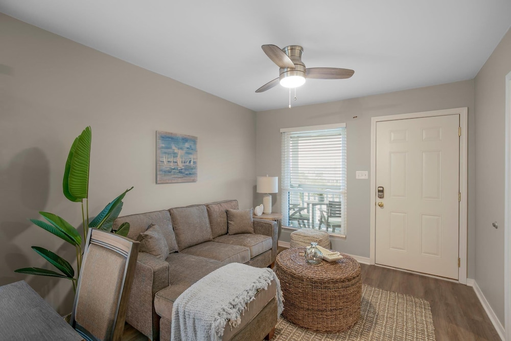 The Cove 205b
