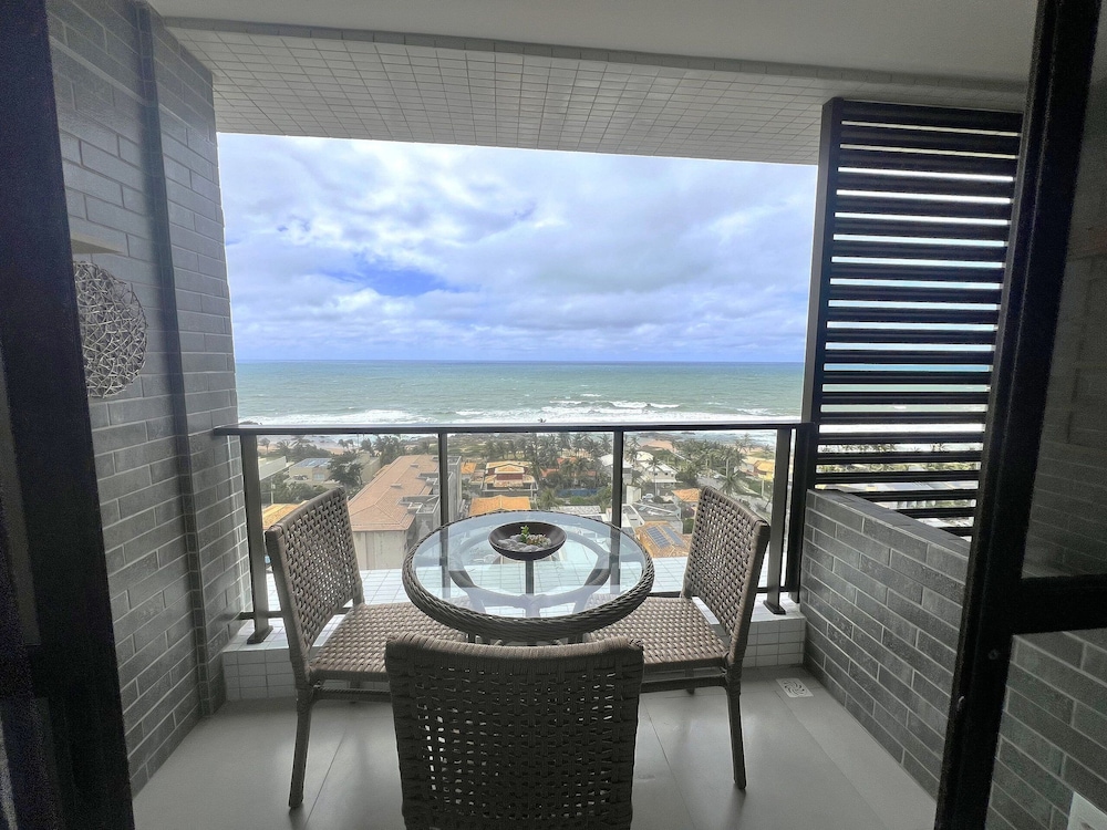 Stay Just Steps From Itapua Beach, With Pool and gym - RGF