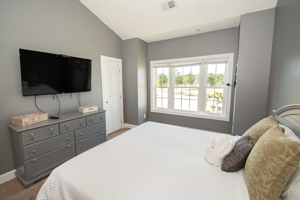 Magnolia North 4827-302 2 Bedroom Condo