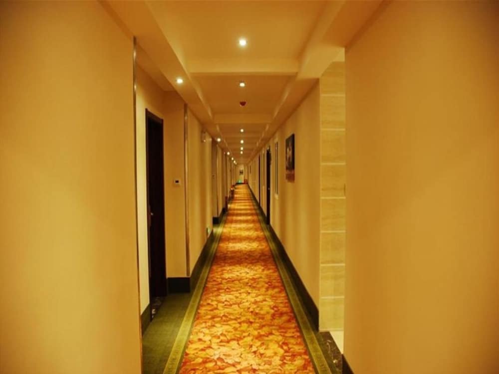GreenTree Inn Chuzhou Dingyuan County People's Square General Hospital Business Hotel