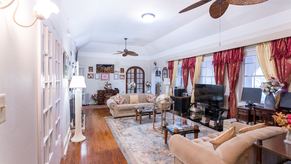 Bermuda Vacations - Dawkins Manor Hotel - Property Image 2