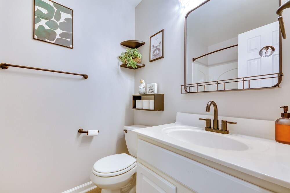 Easy Access to Dtwn: High Point Condo