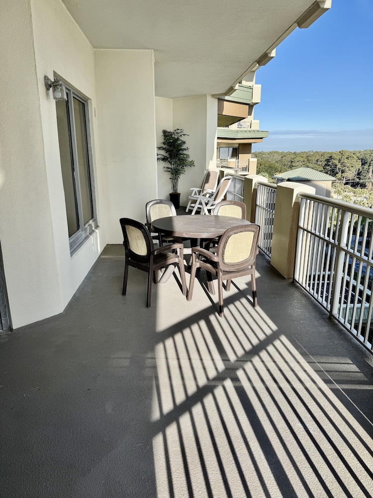 Oceanview Condo With Amenities, 703 Royale Palms 2 Bedroom Condo