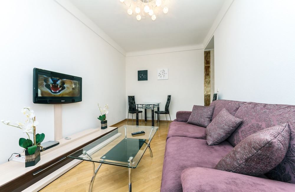 Alma Apartments