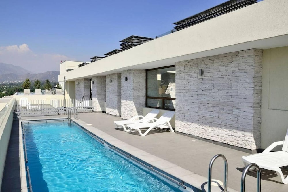 Lotus Blanc Studio- w Mountain View Pool and Gym