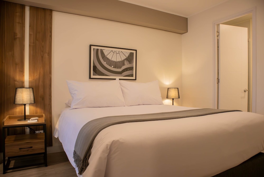 w Majestic 2BR w Balcony in Miraflores