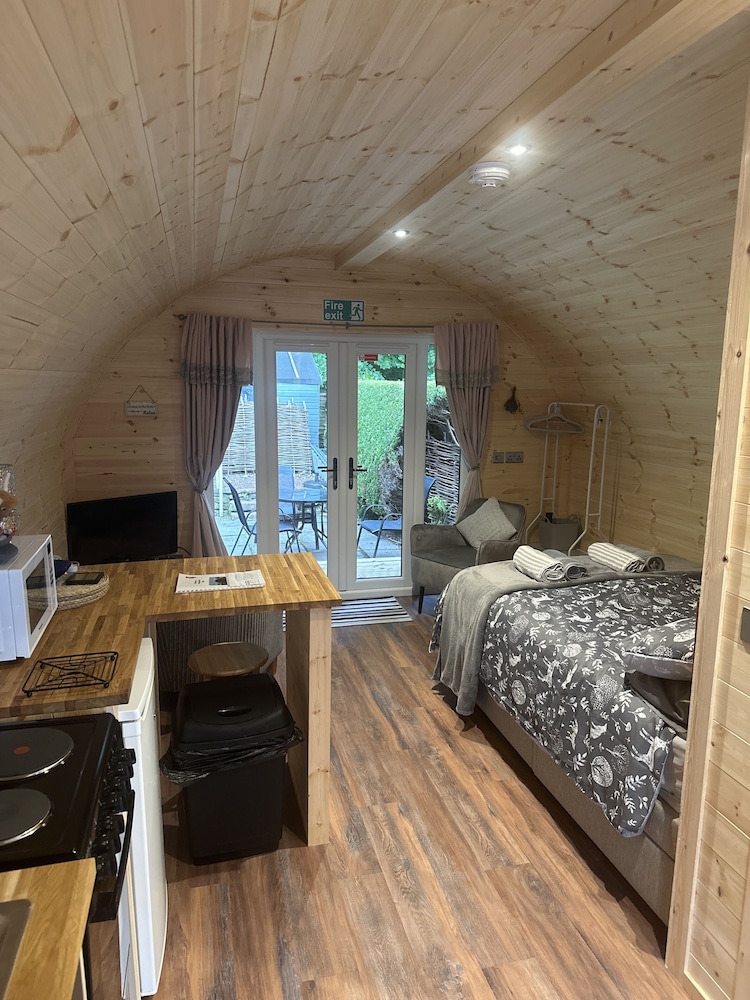 Charming 1-bed Lodge in Dumfries view 4